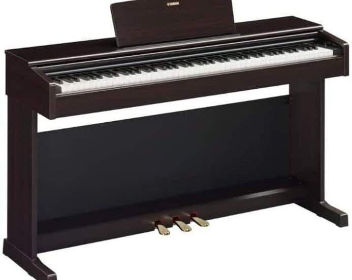 Upright Piano: Yamaha YDP-145